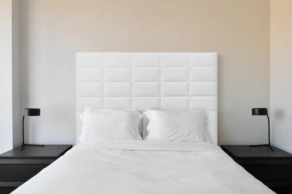 Cabecero de Cama Aitana. Tapizado en Polipiel de 117 cm de alto (para Camas de 135 o 150 cm)